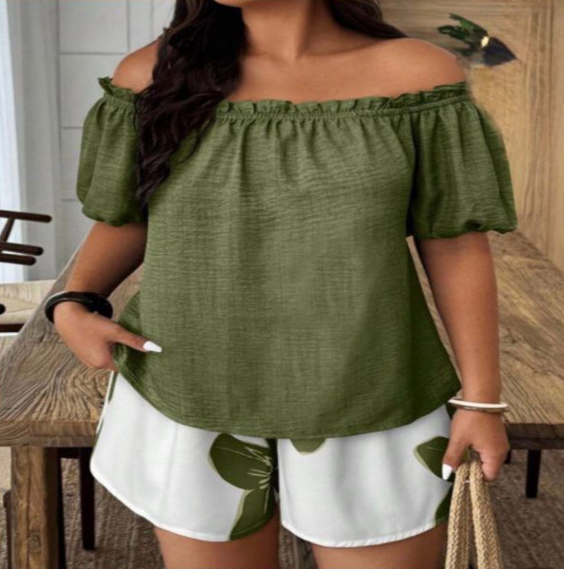 Plus Size Off-Shoulder Blouse & Floral Print Shorts Set
