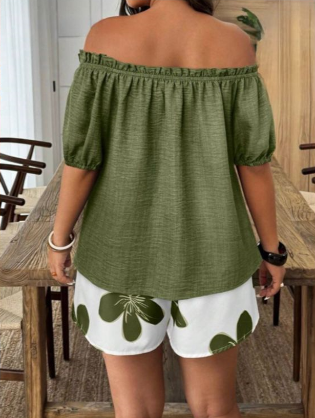 Plus Size Off-Shoulder Blouse & Floral Print Shorts Set